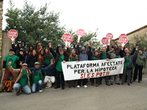 La PAH de Palamós en una anterior concentració davant la casa d'en Pere Crosa.