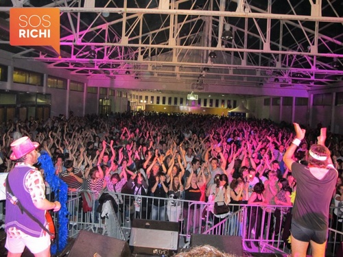 Di-versiones va tancar una gran nit a la Nau.