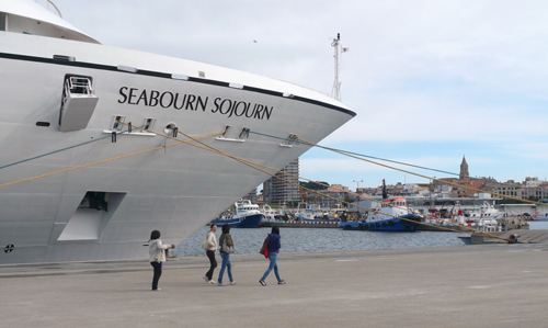 L'escala del Seabourn Sojourn va ser el detonant del tema de les parades.