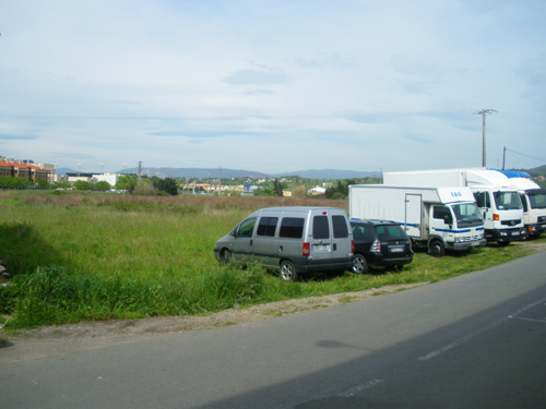 Solar situat entre el carrer de Santiago Bañeras i el camí de la Font.