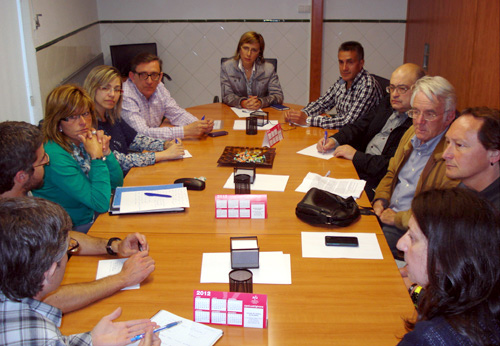 Els membres de la Taula, ahir durant la seva constitució.