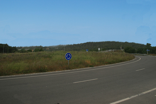 Una de les rotondes d'accés a Palamós des de la C-31, al sector de Mas Gorgoll.