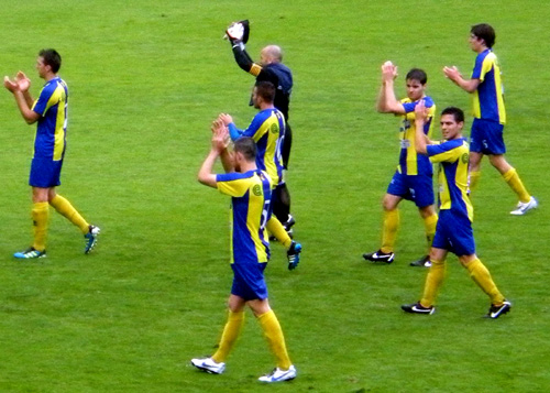 els jugadors del Palamós a la fi del partit