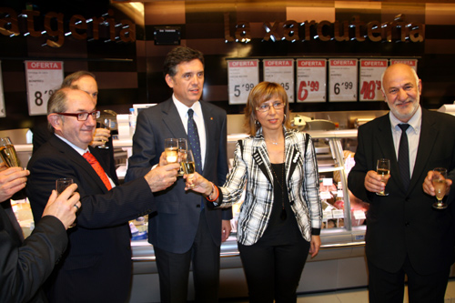 Les autoritats presents en l'acte d'inauguració del nou Esclat de Palamós.