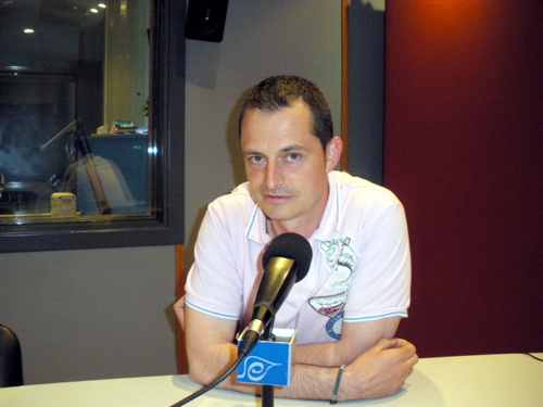 El president de Fecotur, Carles Arnall, als estudis de Ràdio Palamós.