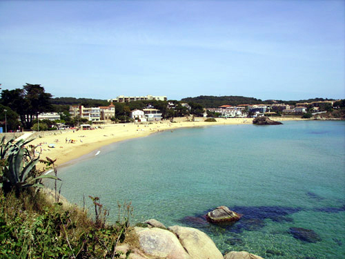 La platja de La Fosca tornarà a tenir bandera blava aquest estiu.