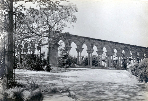 Imatge inèdita en què es veuen les tres ales originals del claustre.