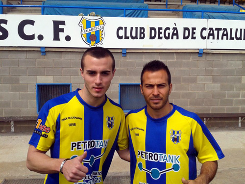 Fran Mejías, a la dreta, deixa el Palamós CF.