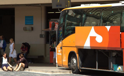 Un dels autobusos de la companyia Sarfa.