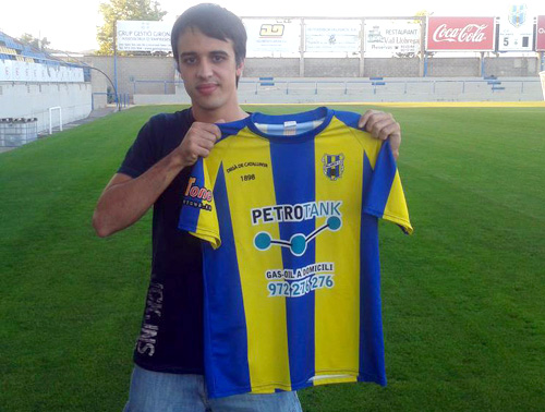 Héctor Cuenca amb la seva nova samarreta.