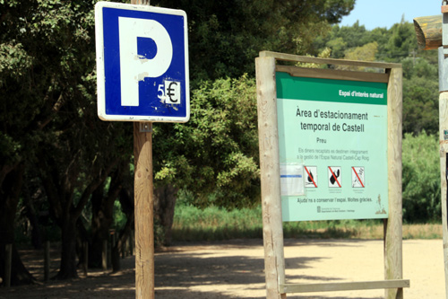 L'aparcament públic situat al pla de Castell.
