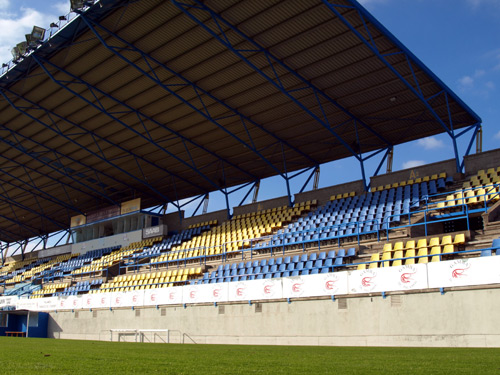 El Nou Estadi tornarà a veure futbol ben aviat.
