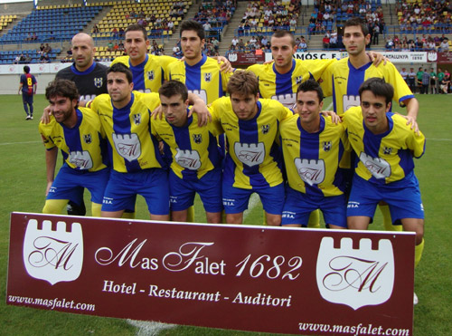 L'equip que el Palamós CF va presentar ahir davant el Barça B. (Foto: Sergi Cortés).
