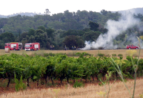 El foc encara fumejant, aquest migdia.