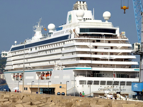 El Crystal Serenity avui al moll