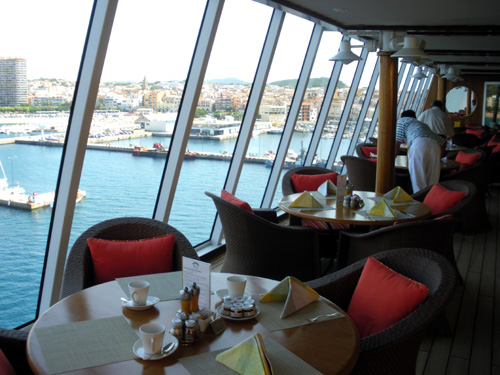 El creuer 'Crystal Serenity', que ahir va fer escala a Palamós.