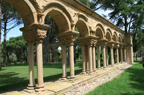 Un aspecte del claustre del Mas del Vent.