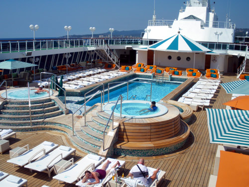 El Crystal Serenity, creuer de luxe que va visitar dilluns Palamós.