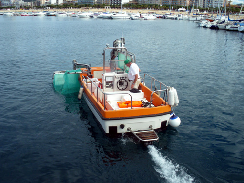L'embarcació de neteja que es va fer servir l'any passat.