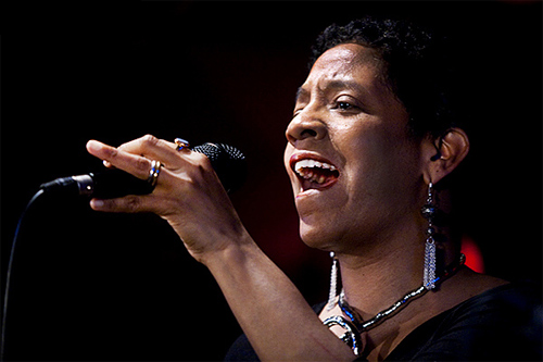 Violetta Curry porta la seva veu, aquesta nit, a Platja d'Aro.