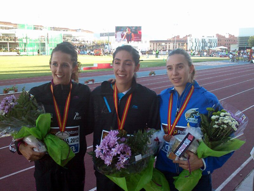 Les tres primeres dels 400 tanques amb Èlia Vallès a la dreta.