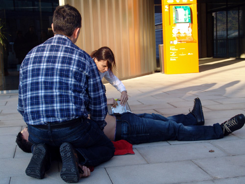 Simulació d'ús d'un desfibril·lador.