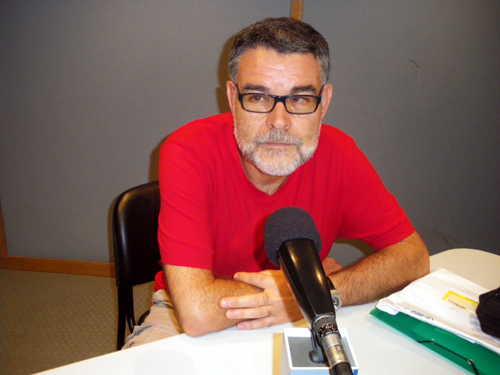 Martí Martinench, als estudis de Ràdio Palamós.
