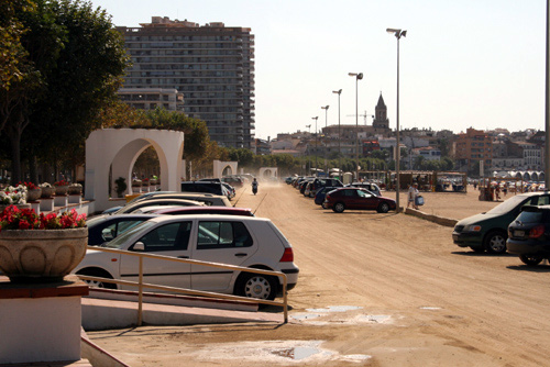 L'aparcament de la platja Gran, un dels elements generadors de pols.
