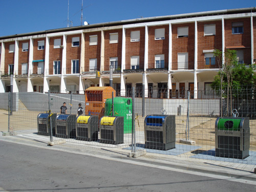 Els nous contenidors soterrats, encara per estrenar.