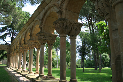 El claustre del Mas del Vent.