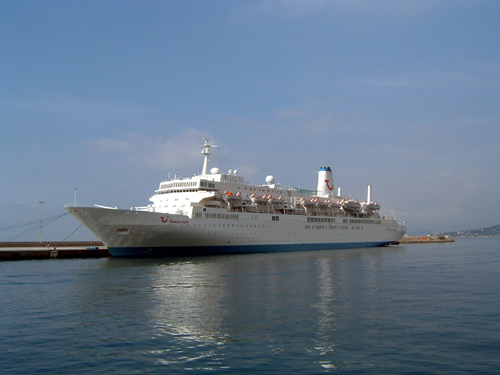 El creuer Thomson Spirit, en una anterior estada a Palamós.