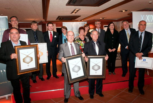Foto de grup dels diferents premiats en la festa del Gremi d'Hostaleria de la Costa Brava Centre 2012.