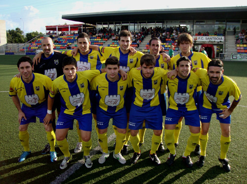 L'equip del Palamós CF que va jugar a Sant Boi. (Foto: Sergi Cortés).