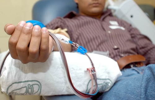 De cada donació se'n beneficia un mínim de tres persones.