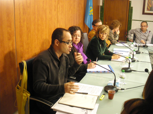 El regidor de Medi Ambient, Èrik Solés, defensant la proposta, ahir en el Ple.