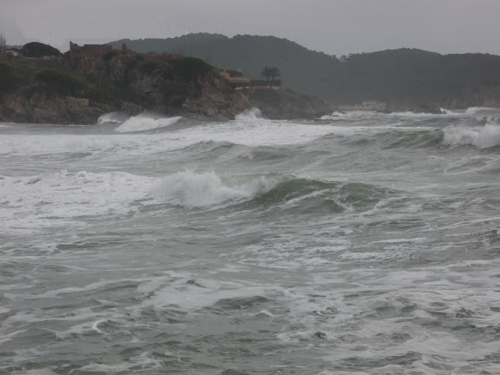 Temporal de mar a Palamós, en una imatge d'arxiu.