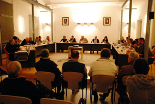 Una reunió del Ple de l'Ajuntament de Calonge.
