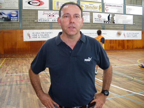 Carles Sala, entrenador del sènior masculí A del Club Esportiu Palamós.