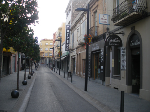 Comerços del carrer de Cervantes.
