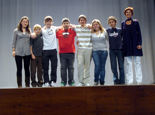 El grup d'actors i actrius d''Els cosinets' que posarà en escena 'Estimats avis...'.