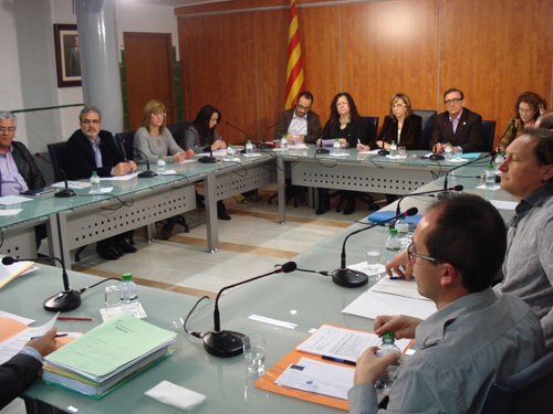 El Ple va aprovar una moció per la immersió lingüística.