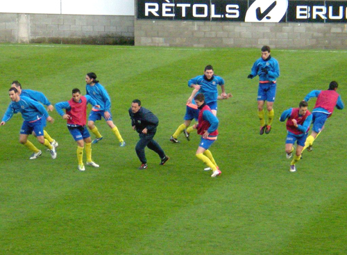 Prolegòmens del Palamós-Júpiter, ahir al Nou Estadi. (Foto: Sergi Cortés).