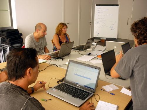 Curs d'informàtica a l'Espai del Barri.