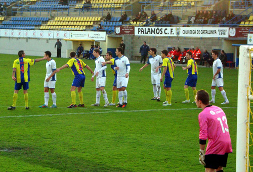 Palamós-Gramanet, aquesta tarda al Nou Estadi. (Foto: Sergi Cortés).