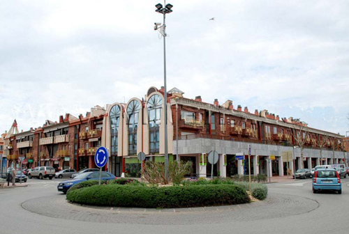 Cruïlla de l'avinguda de Catalunya amb el carrer d'Enric Vincke. (Foto: Vitraris.com).