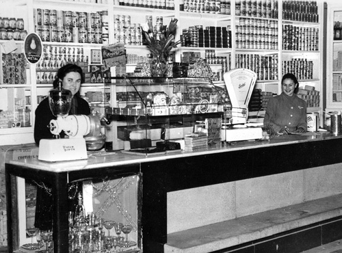 La Cooperativa La Equitativa en una imatge retrospectiva. (Foto: Col·lecció M. Colomer-SAMP).