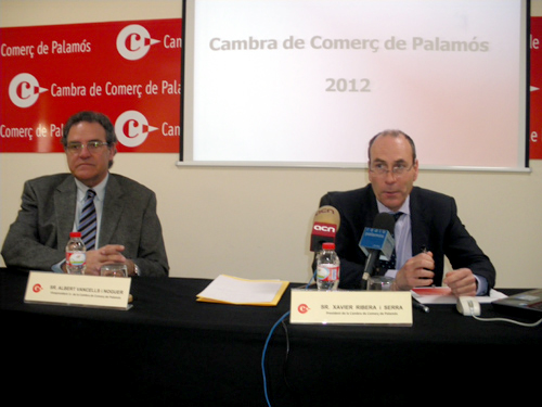 El president de la Cambra, Xavier Ribera, a la dreta, durant la presentació d'avui.