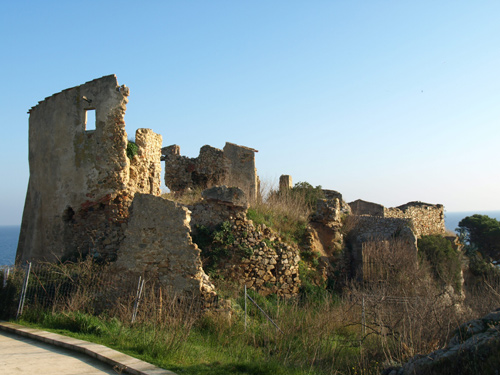 El castell de Sant Esteve, a La Fosca, està declarat Bé Cultural d'Interès Nacional.