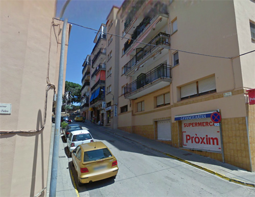 El carrer de Mossèn Gaspar Bosch, al barri de Mas Guàrdies.
