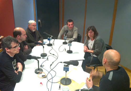 Els assistents al debat celebrat ahir a Ràdio Palamós.